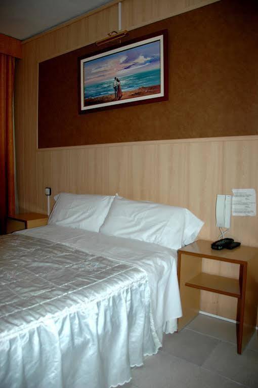 Pension Venecia Salou Esterno foto
