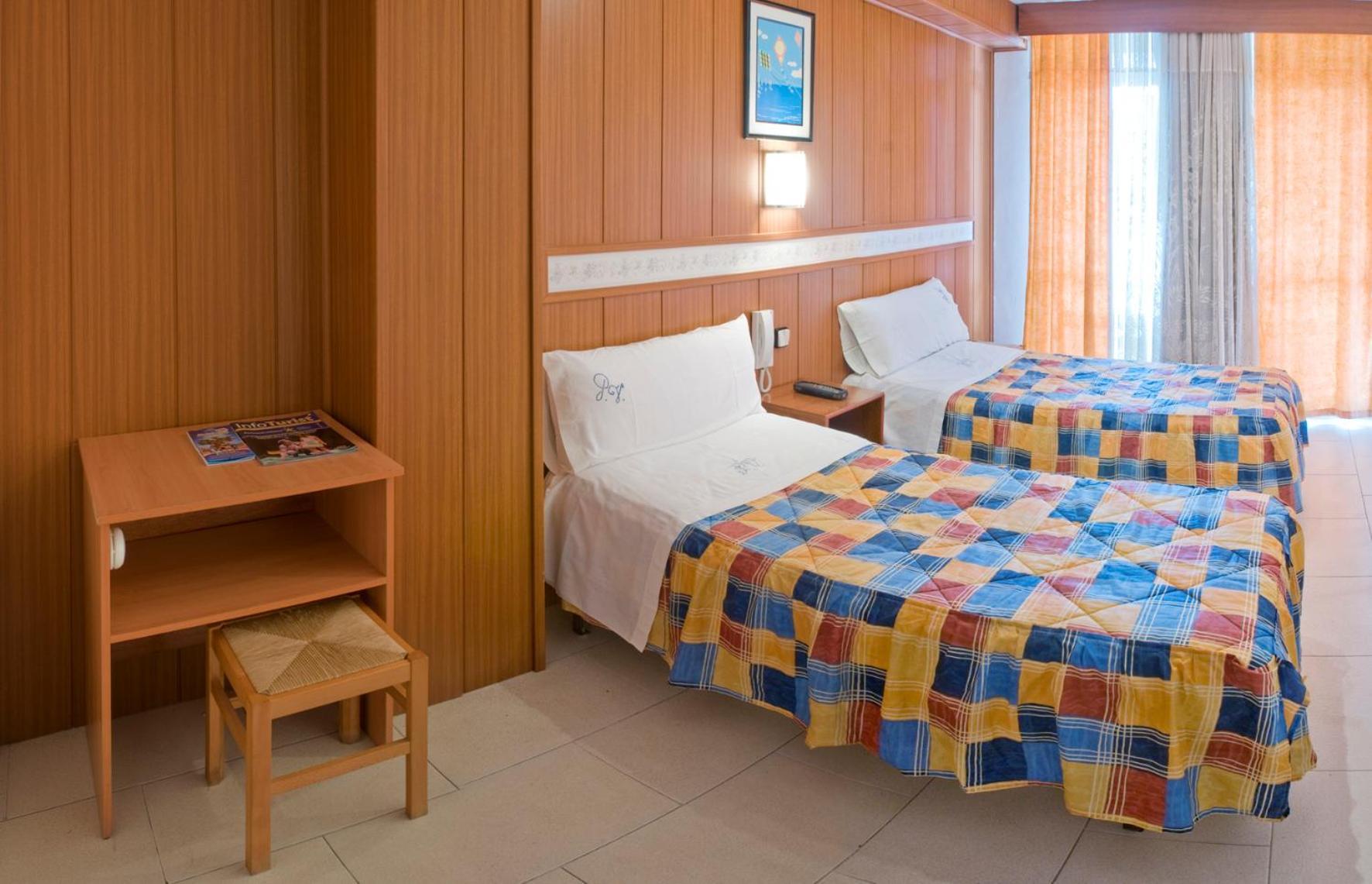 Pension Venecia Salou Esterno foto